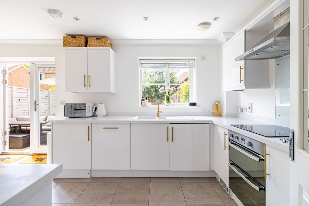 Property photo 3 of 30 5270604