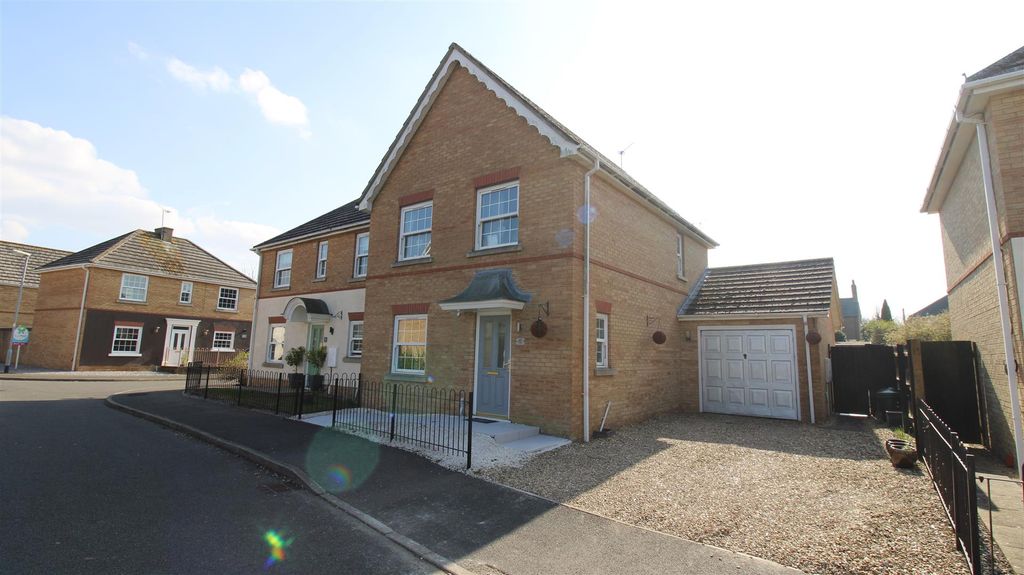 Property photo 1 of 20 Front