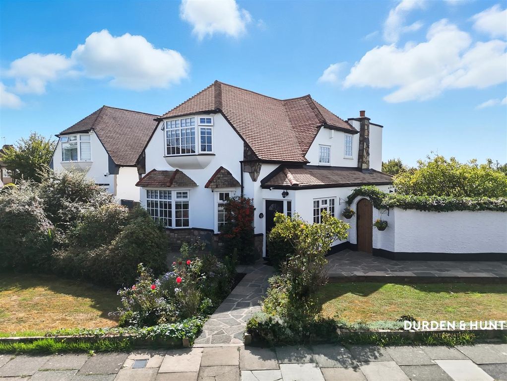 Property photo 1 of 26 Deveron Way