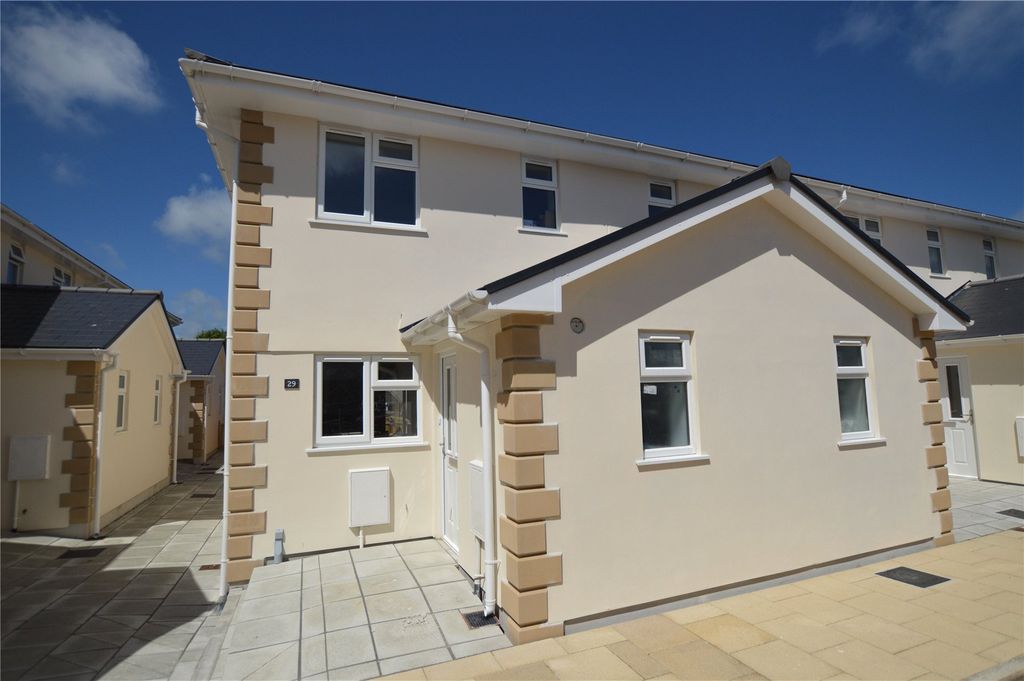 Property photo 1 of 8 Example Front