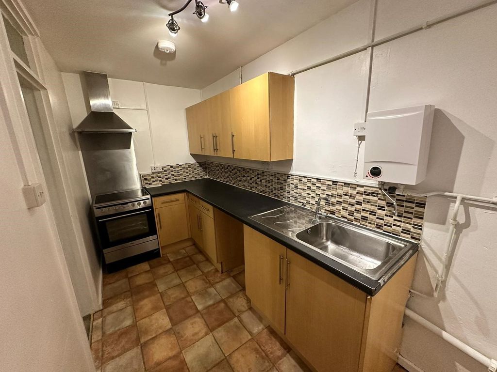 Property photo 2 of 7 7