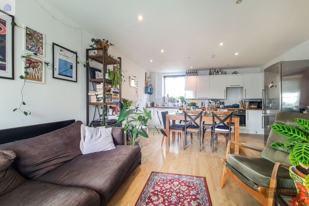 Property photo 1 of 10 1763590