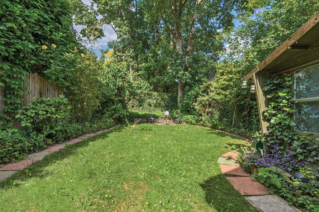 Property photo 2 of 18 Picture No. 13