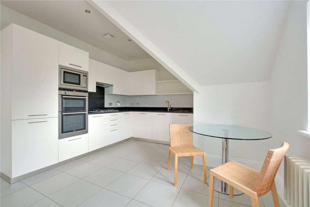 Additional image 4 of 2 bed flat to rentKingswood Mansions, 15 Newton Park Place, Chislehurst BR7