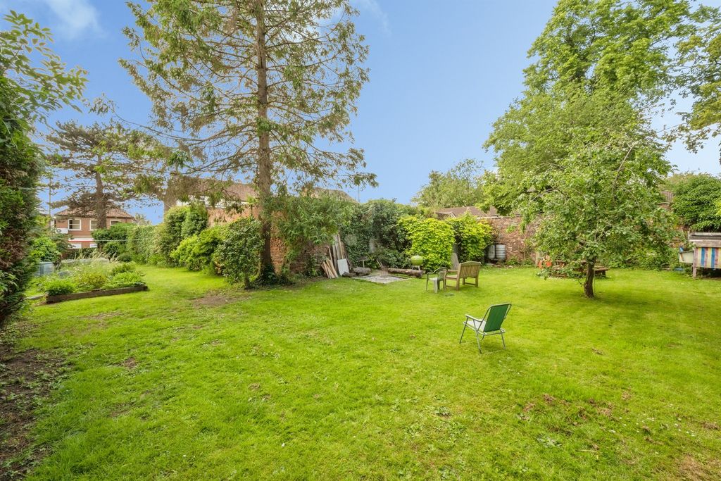 Property photo 2 of 18