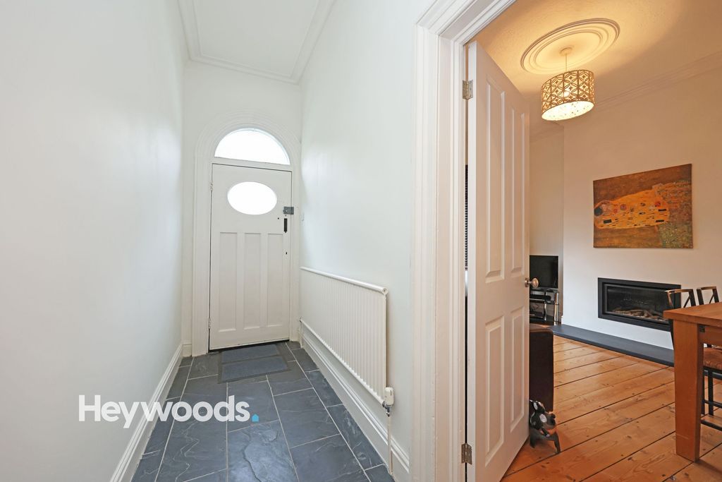 Property photo 2 of 36