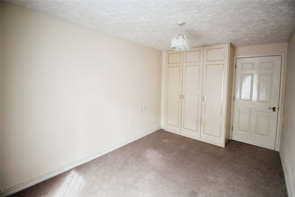 Property photo 2 of 9 Picture No. 14