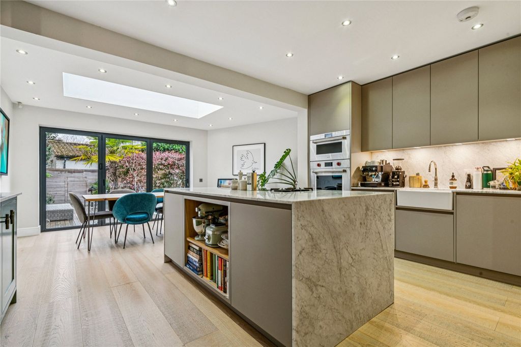 Property photo 1 of 17 Kitchen/Dining Room