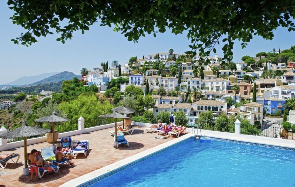 Property photo 2 of 12