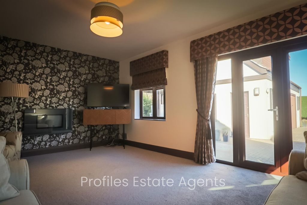 Property photo 3 of 18 3.Jpg