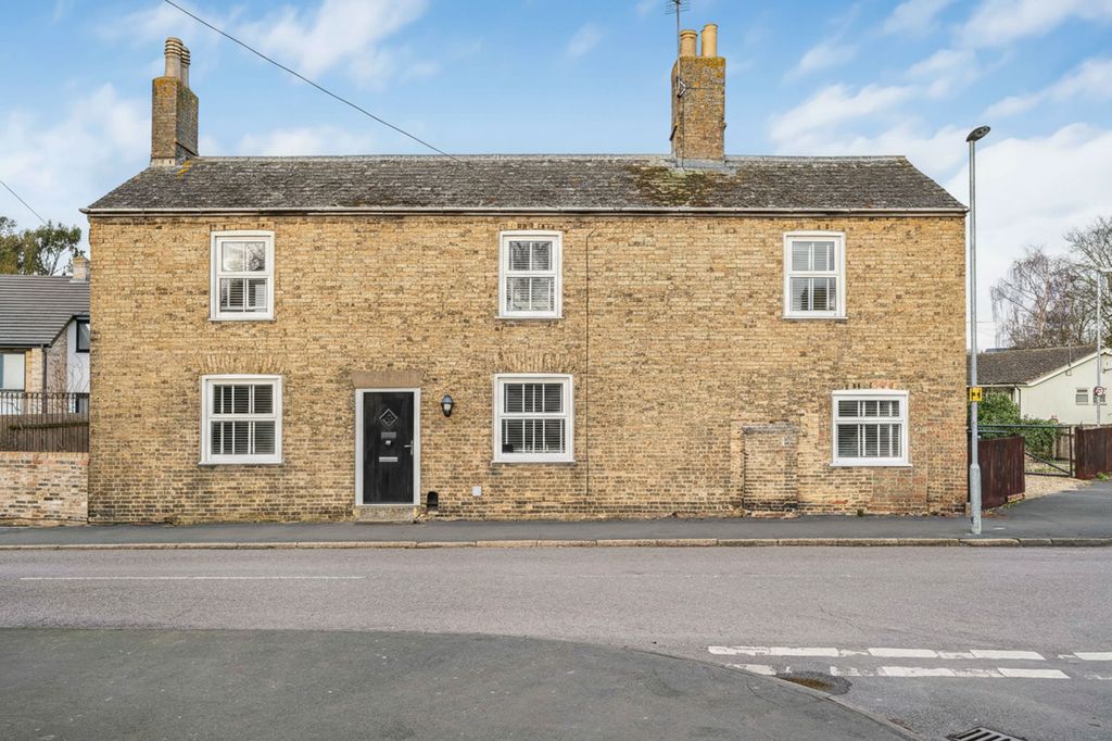 Property photo 1 of 33