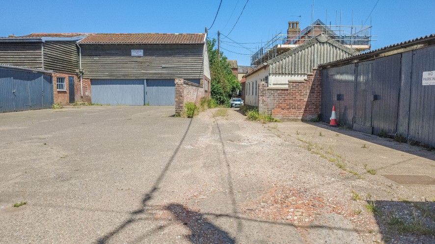 Property photo 3 of 41