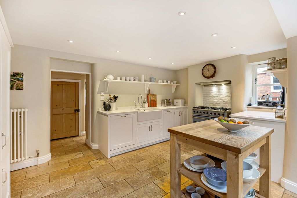 Property photo 2 of 22 Kitchen