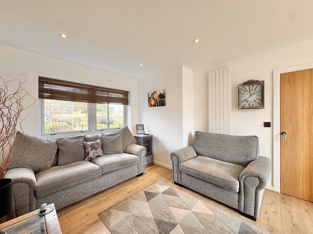 Property photo 2 of 16 Living Room