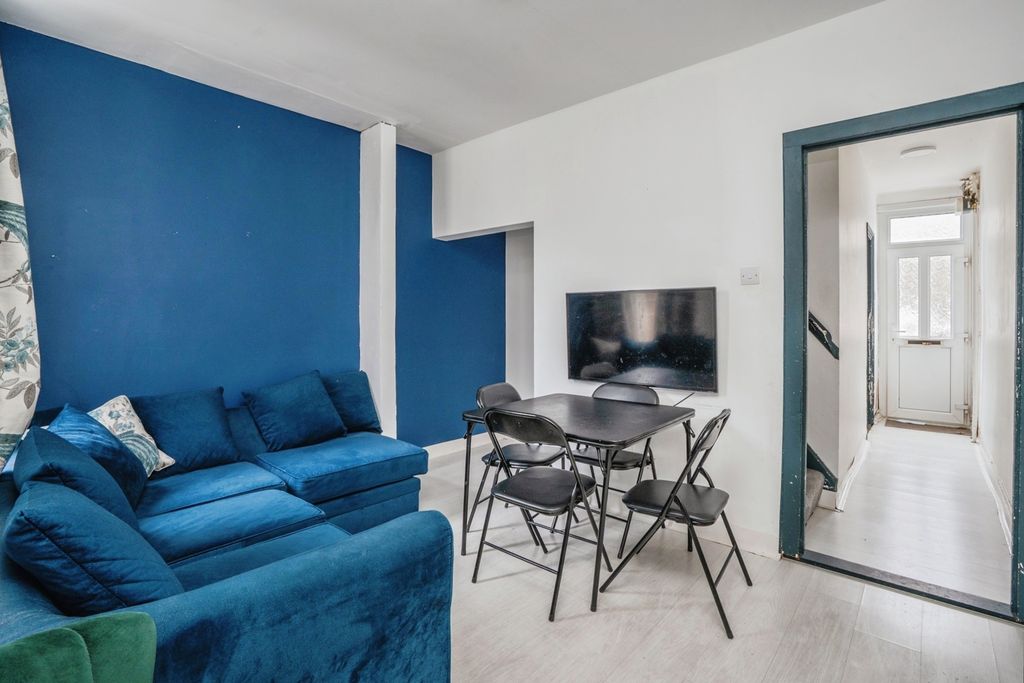 Property photo 2 of 17 Pbox-Img.Jpg