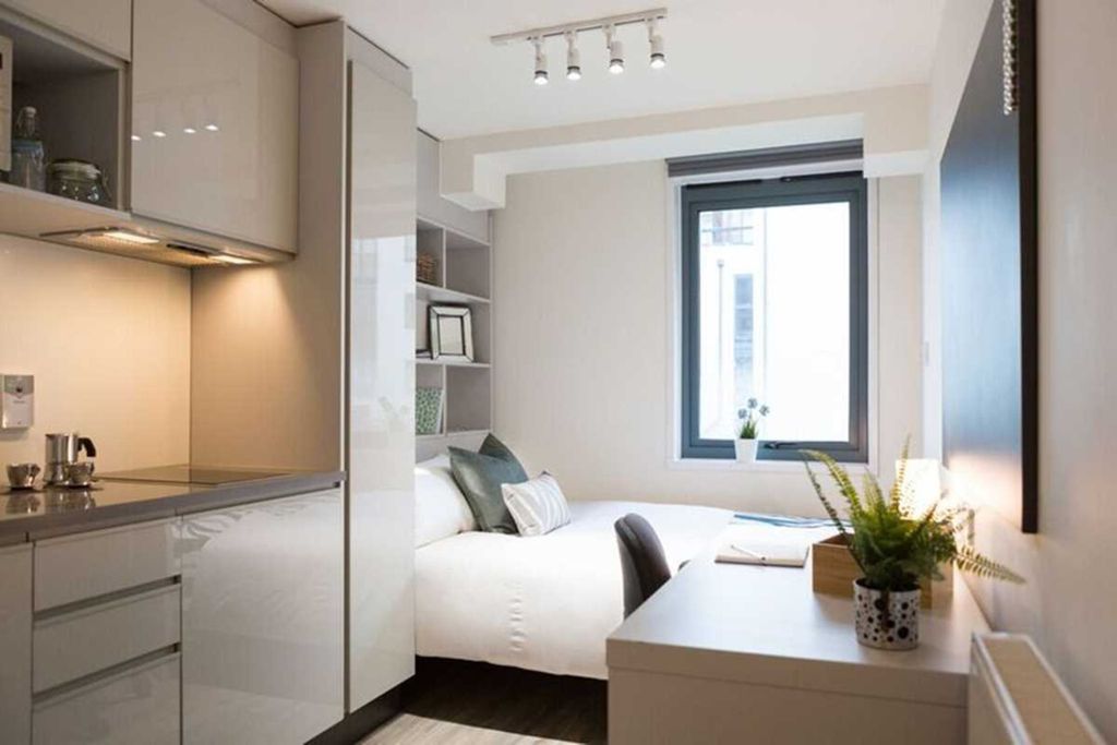 Property photo 1 of 13 Bedroom