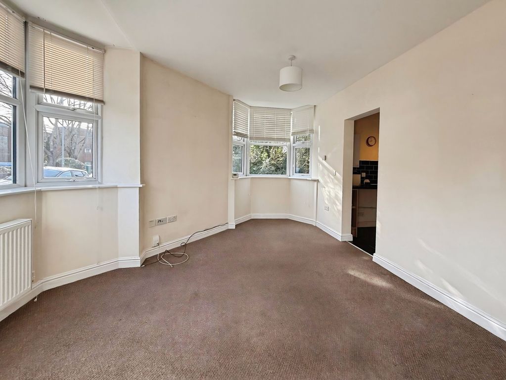 Property photo 2 of 6 Lounge