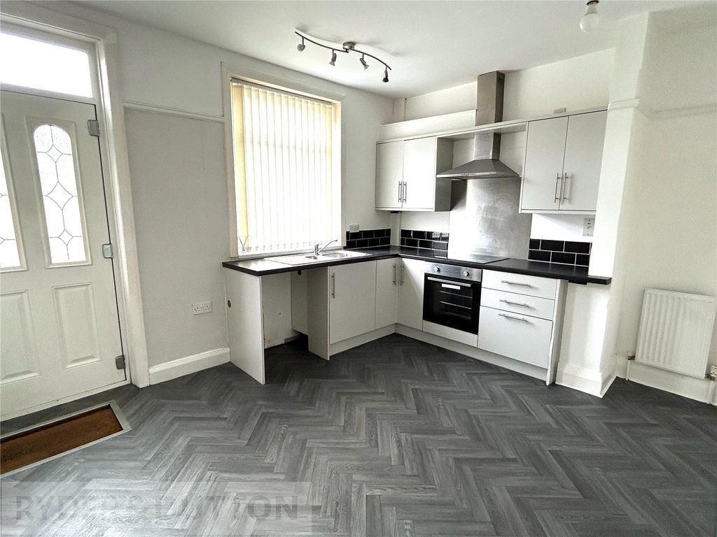 Property photo 2 of 13 Dining Kitchen