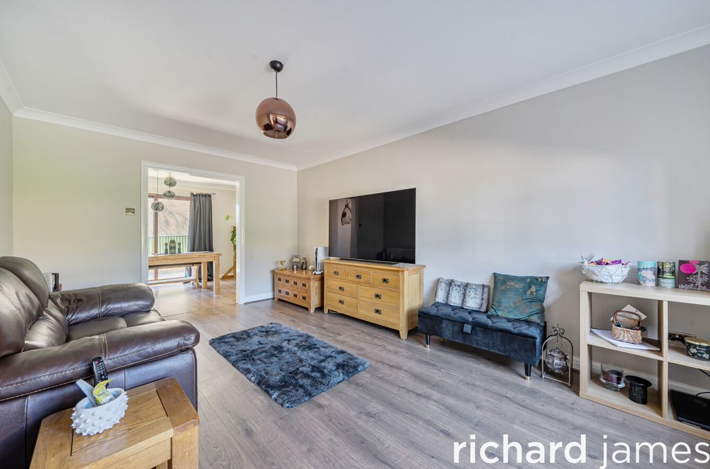 Property photo 2 of 12 200159F829E84F4c8B5F2294A20Fd256