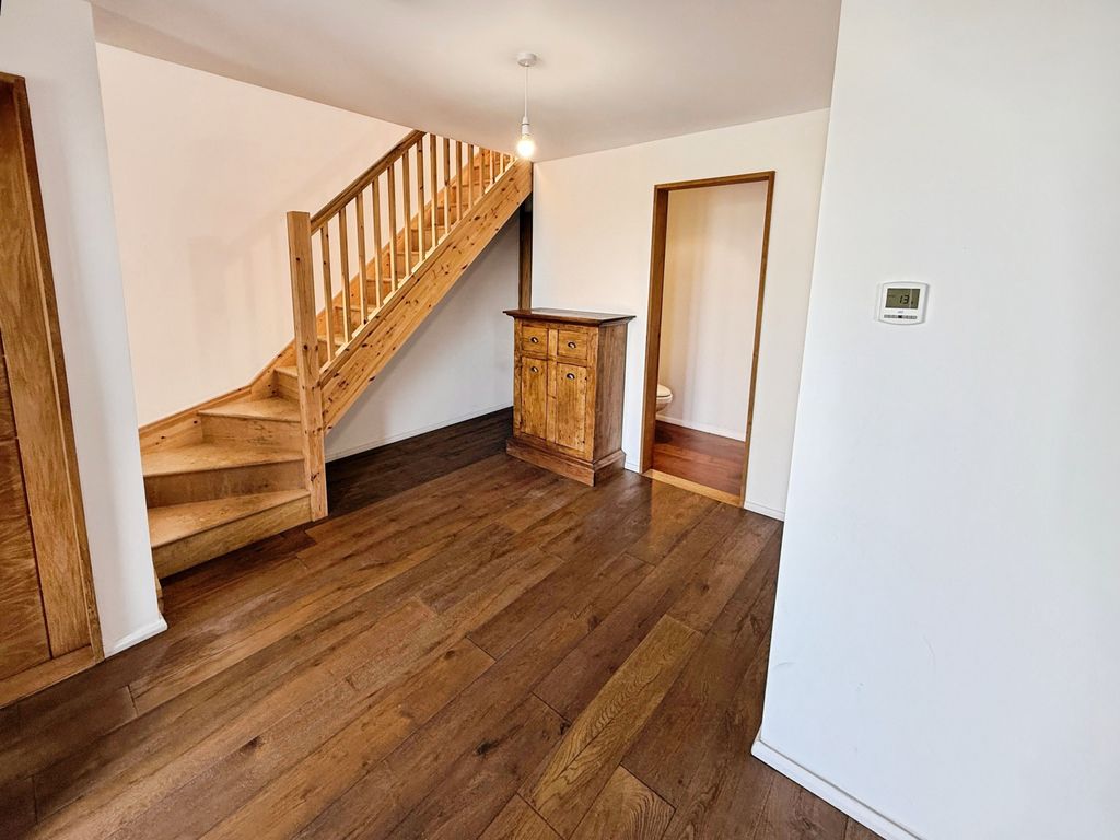 Property photo 2 of 26