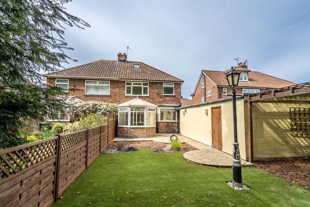 Property photo 3 of 15 External