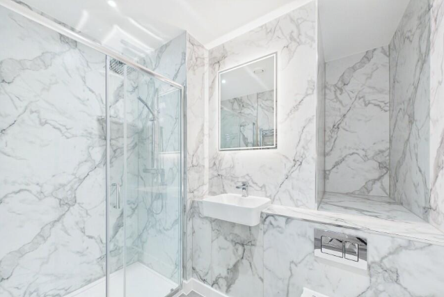 Property photo 3 of 5 Flat 6 Bathroom