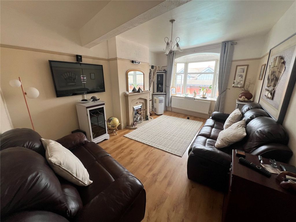 Property photo 2 of 22 Picture No. 28