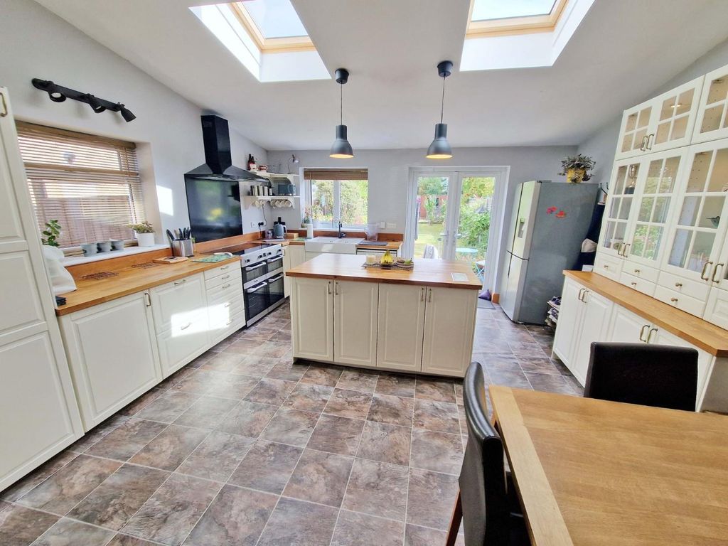 Property photo 2 of 27 Kitchen.Jpg