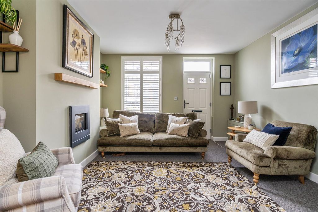 Property photo 2 of 20 42 Poplar Road_15.Jpg