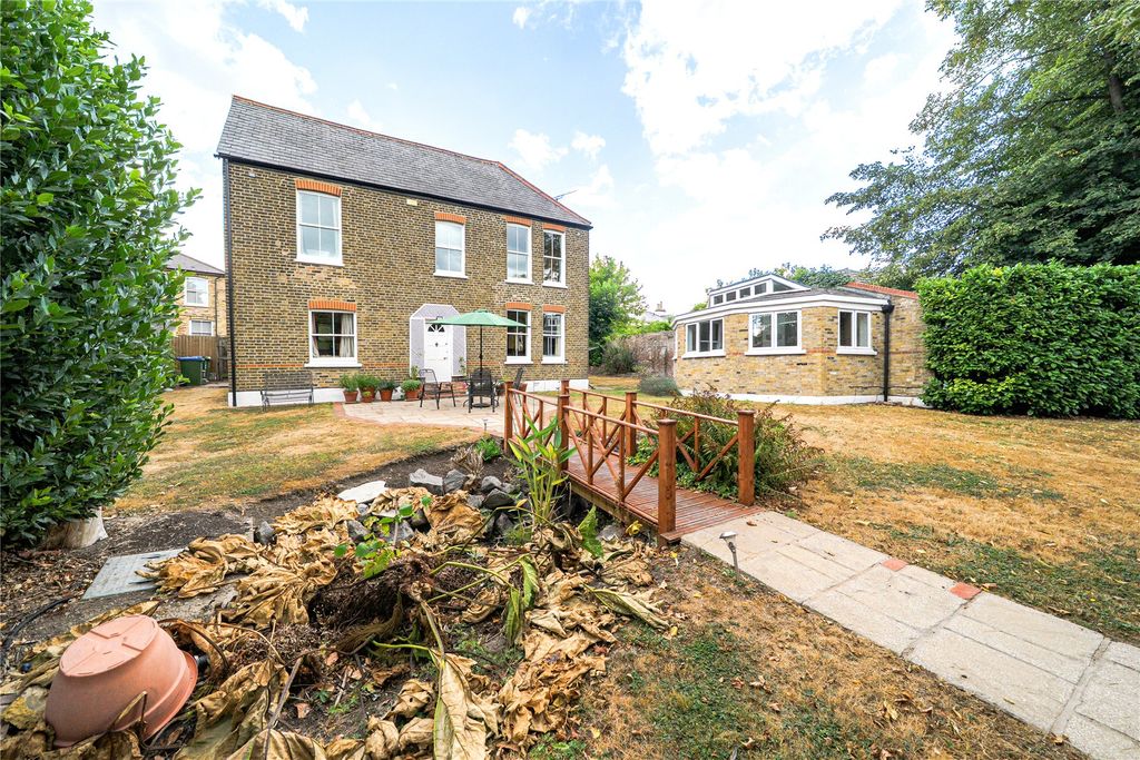 Property photo 1 of 48 Picture No. 25