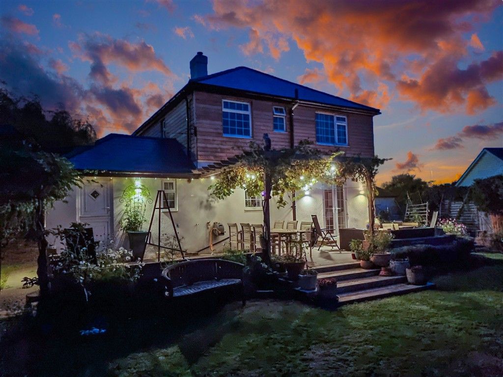 Property photo 3 of 22 Lit Up Back Garden