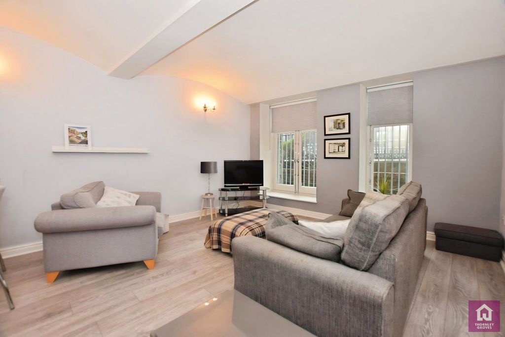 Property photo 2 of 18 Picture No. 70