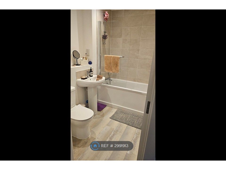 Property photo 2 of 17 Main Bathroom
