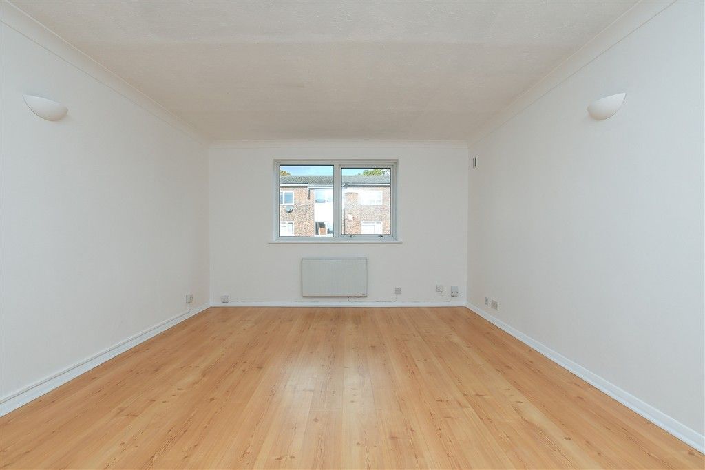 Property photo 3 of 11 Internal Feature