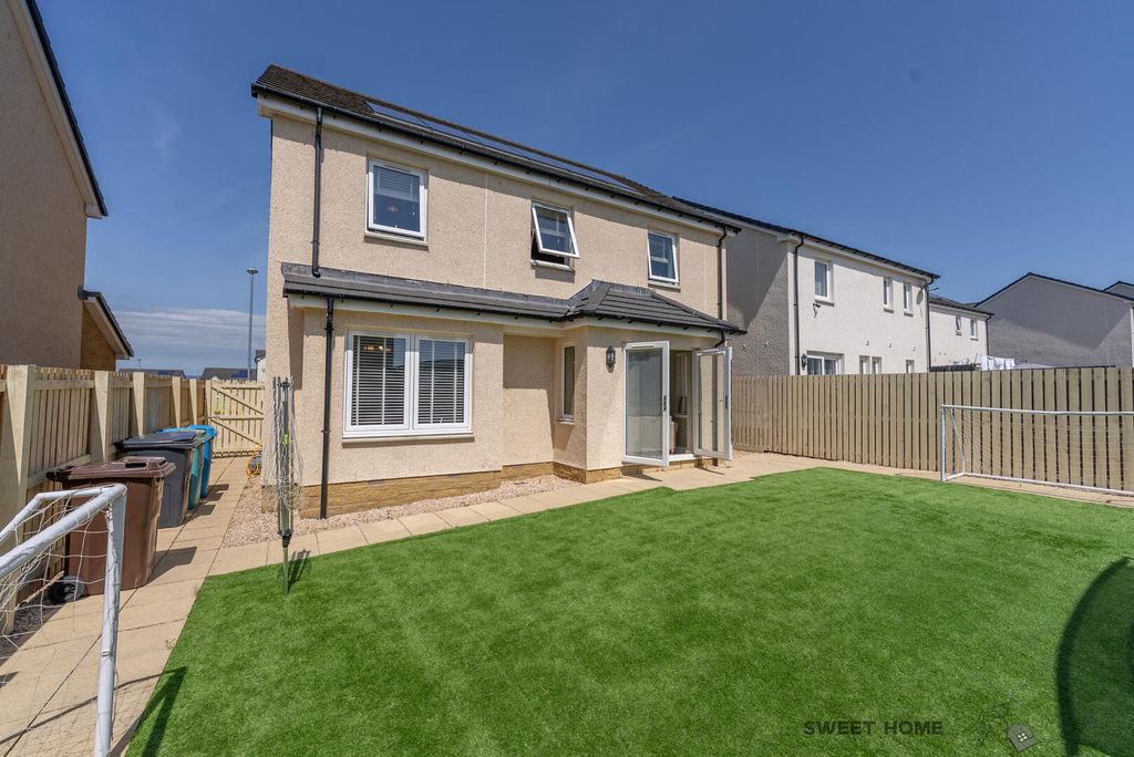 Property photo 1 of 37 Rear Garden