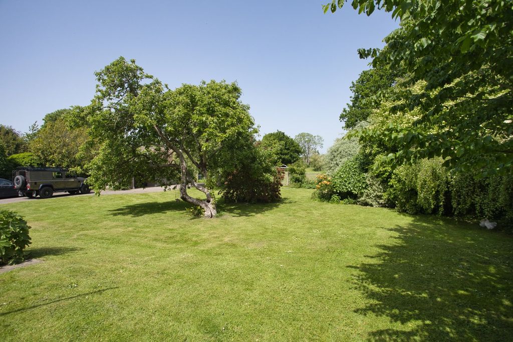 Property photo 3 of 35 Picture No. 17