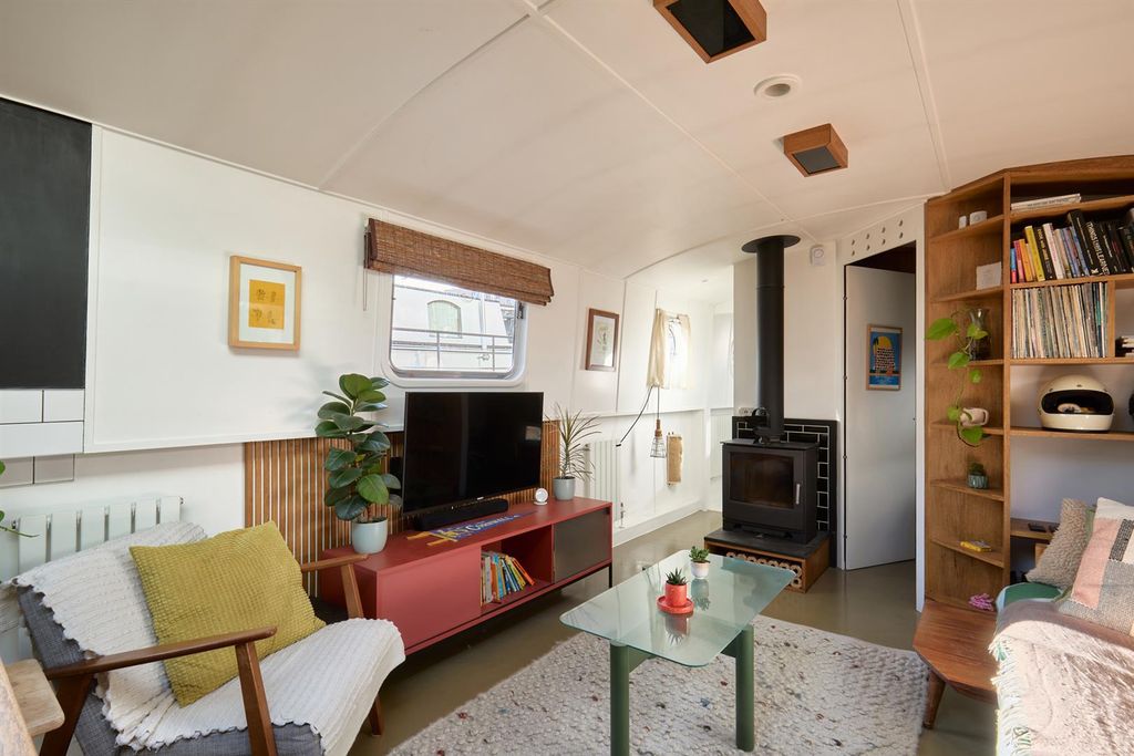 Property photo 1 of 30