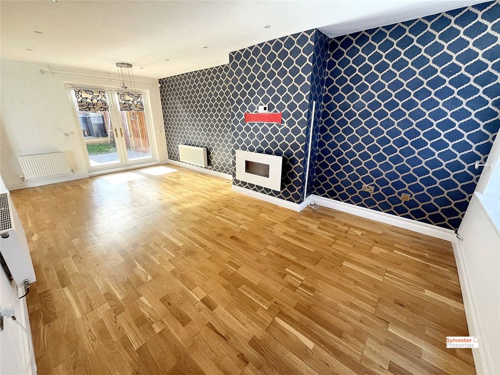 Property photo 3 of 32 Picture No. 21