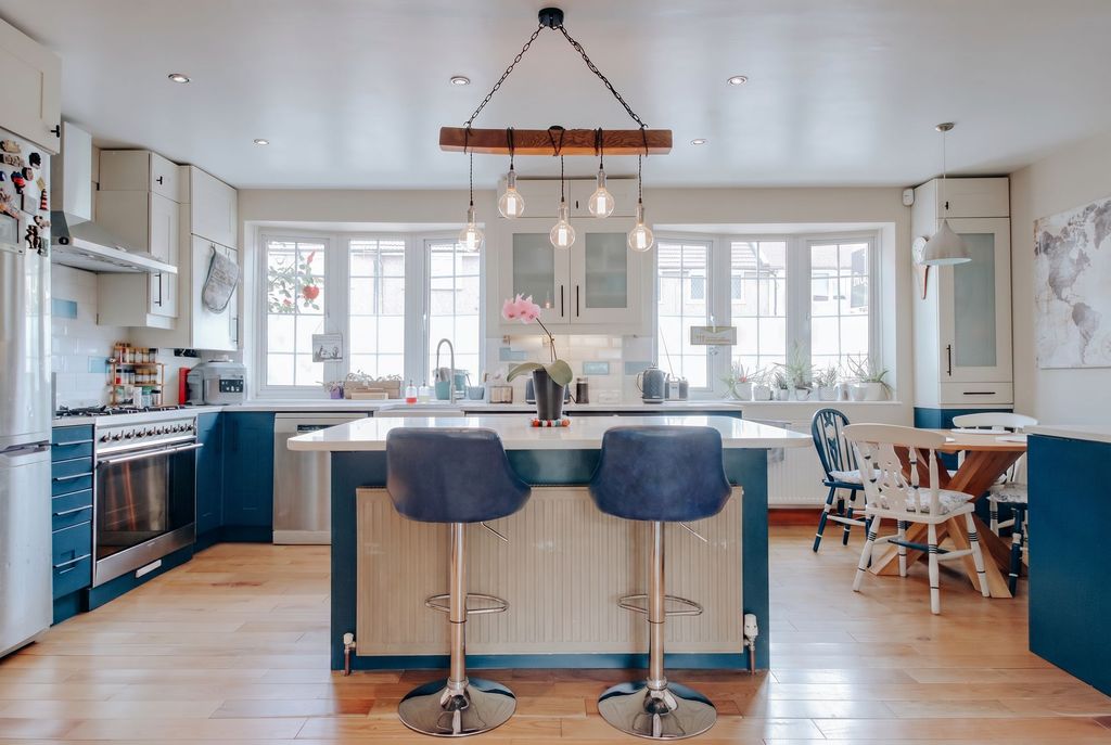 Property photo 1 of 19 Kitchen