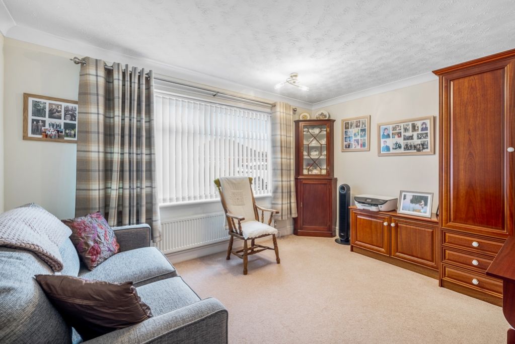 Property photo 3 of 27 14 Manor Drive (Holbeach)-15