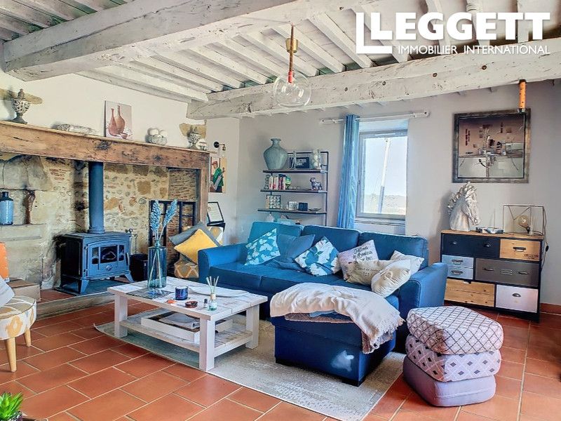 Property photo 2 of 10