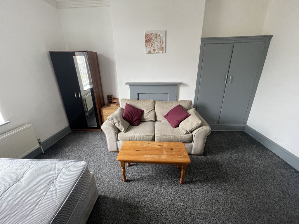 Property photo 3 of 3 Room