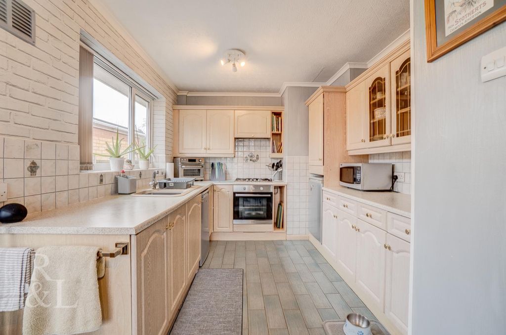 Property photo 2 of 17 Batched  (3).Jpg