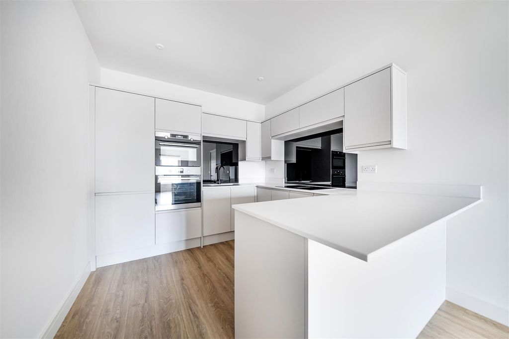 Property photo 3 of 20 Kitchen