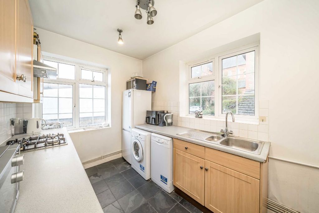 Property photo 3 of 5