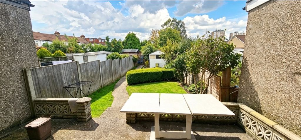 Property photo 2 of 7 Photo 1