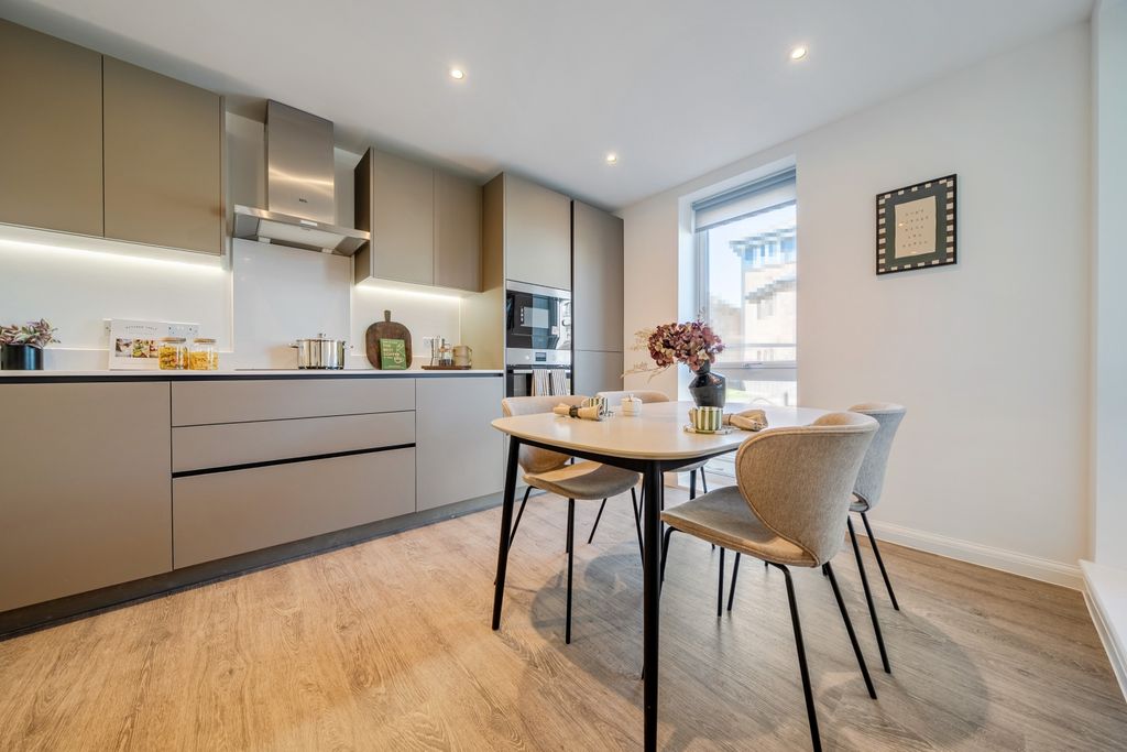 Property photo 3 of 20 1453400-8-69F338E...