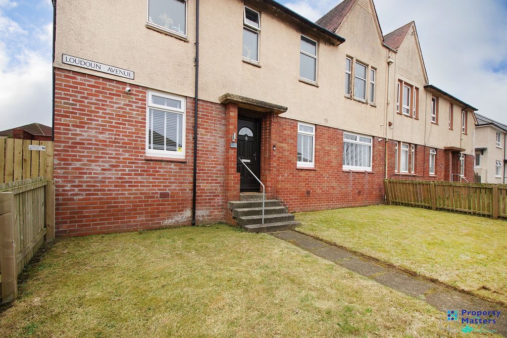 Property photo 1 of 16 3 Bedroom Ground Floor Flat