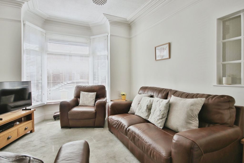 Property photo 3 of 21 4147887