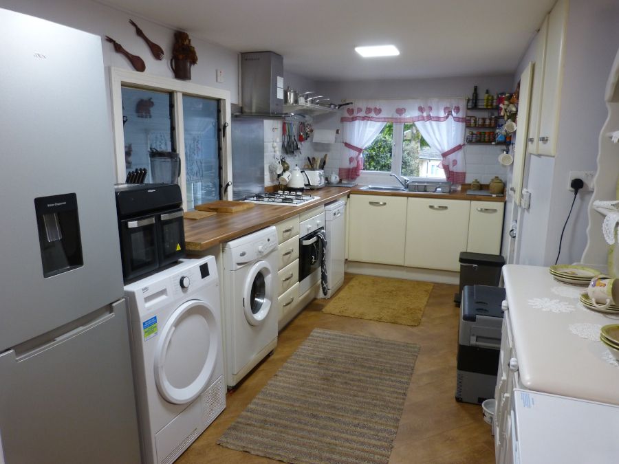 Property photo 3 of 21 Kitchen